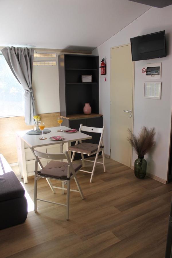 Mobile Home Cicibela Biograd Na Moru Εξωτερικό φωτογραφία